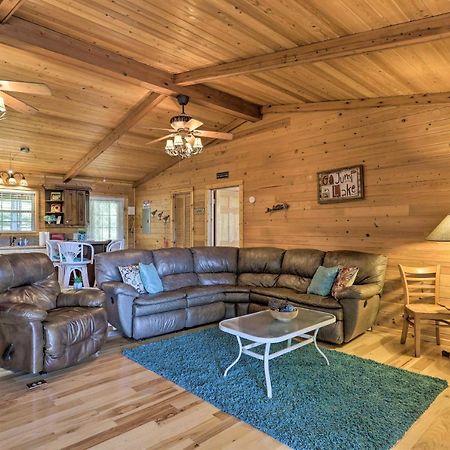 House With Dock And Slide Situated On Lake Sinclair! Sparta المظهر الخارجي الصورة