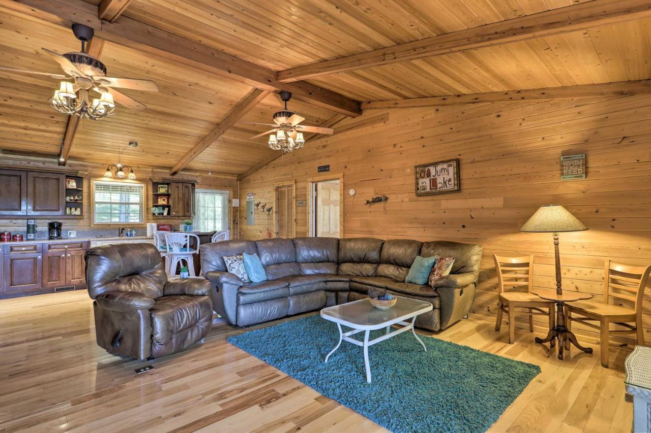 House With Dock And Slide Situated On Lake Sinclair! Sparta المظهر الخارجي الصورة