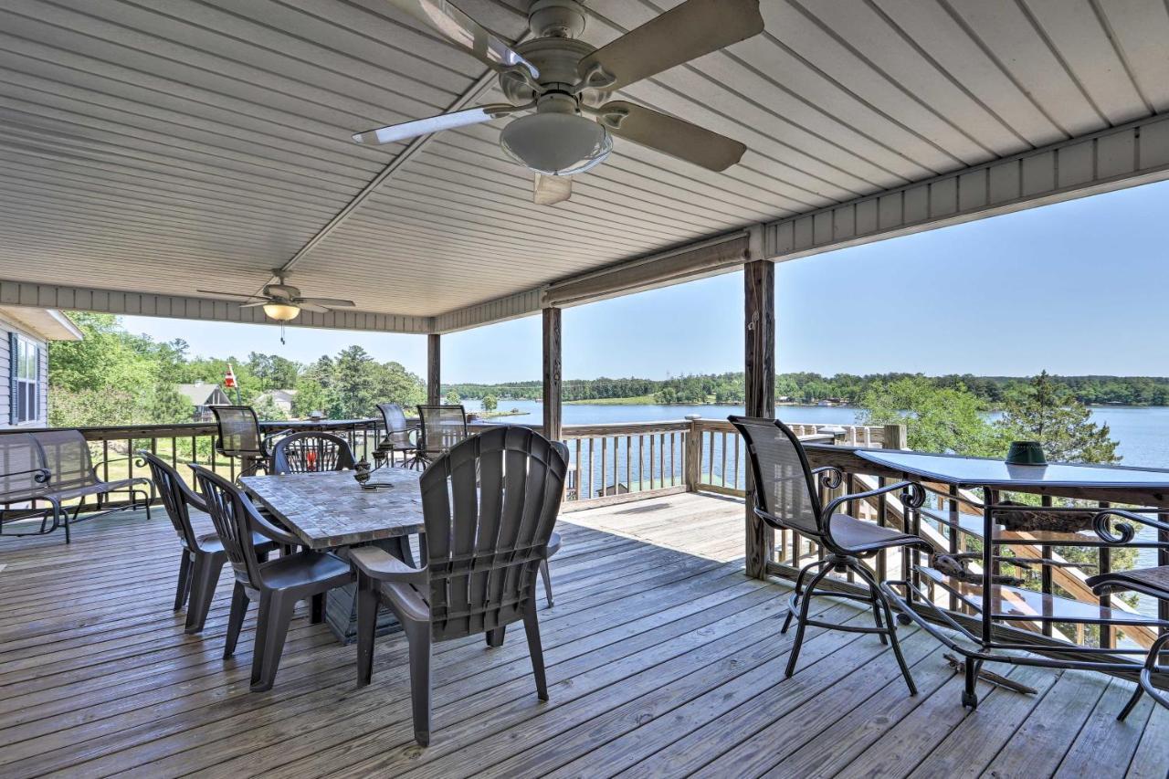 House With Dock And Slide Situated On Lake Sinclair! Sparta المظهر الخارجي الصورة
