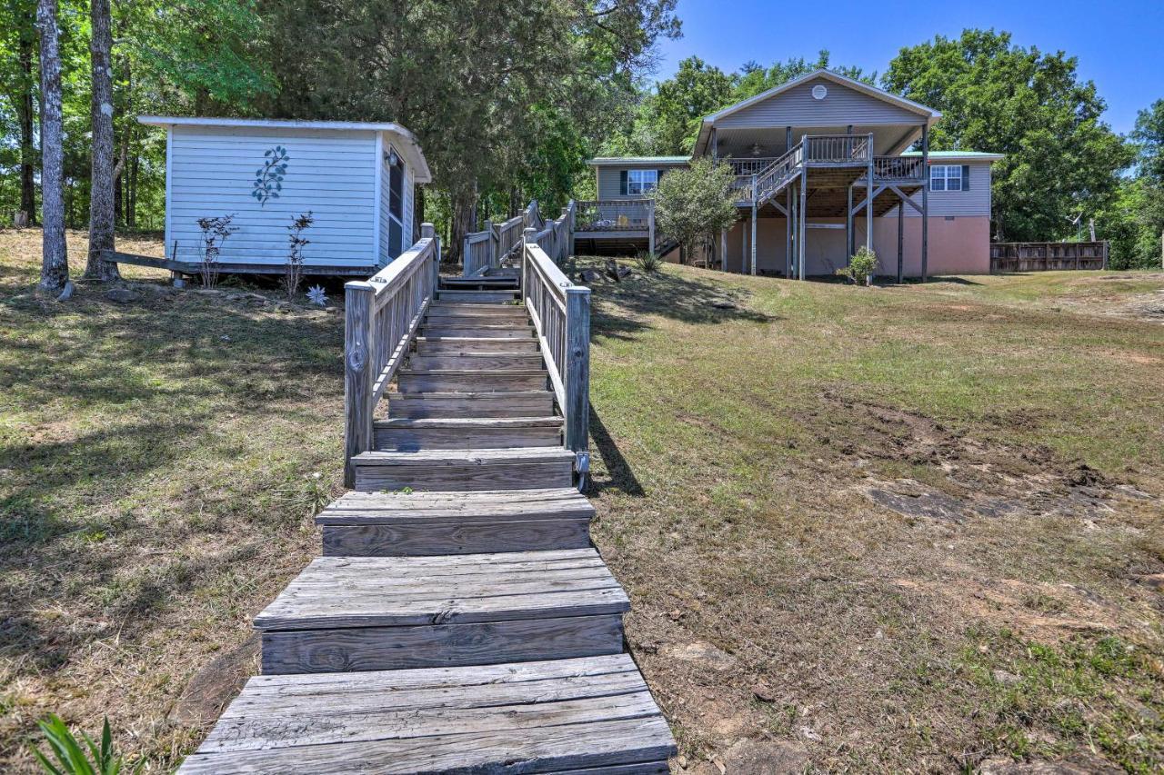 House With Dock And Slide Situated On Lake Sinclair! Sparta المظهر الخارجي الصورة