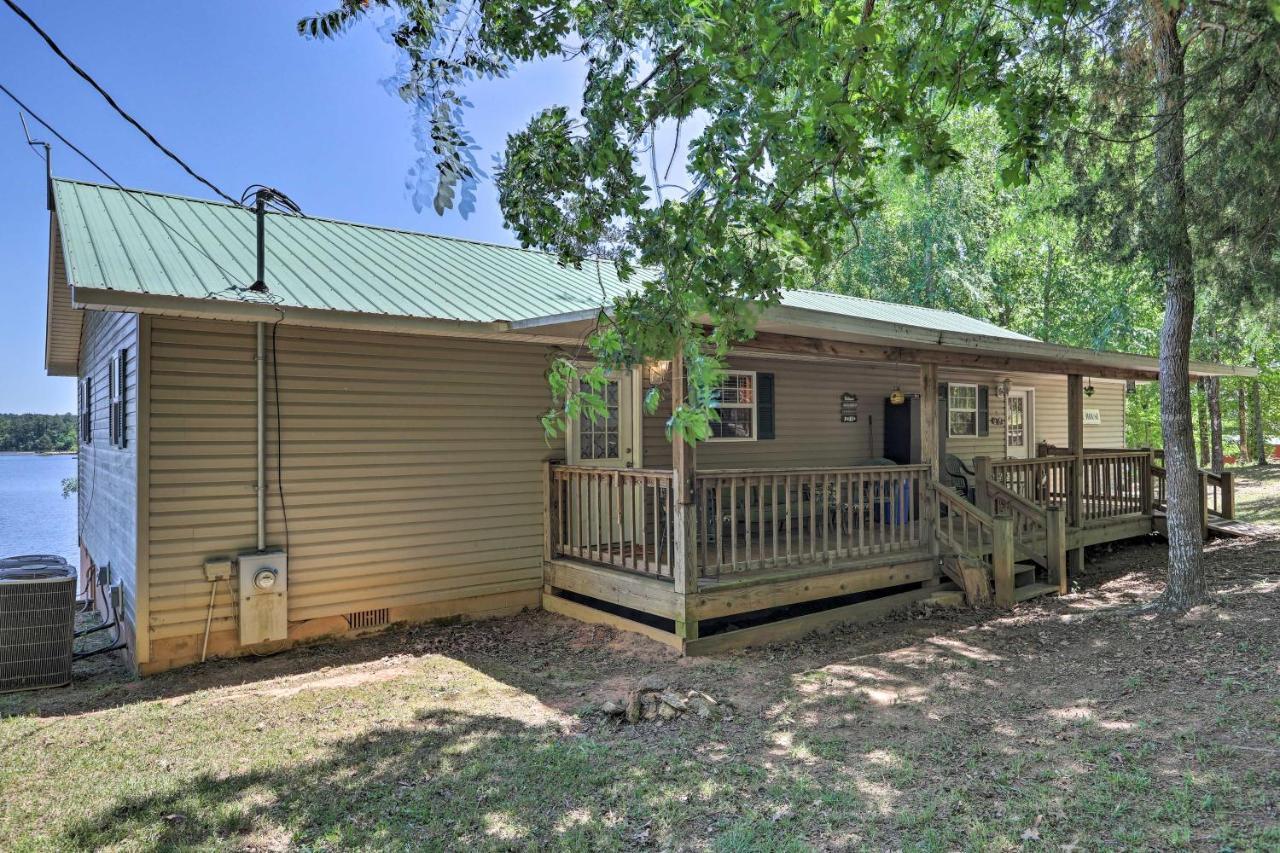 House With Dock And Slide Situated On Lake Sinclair! Sparta المظهر الخارجي الصورة